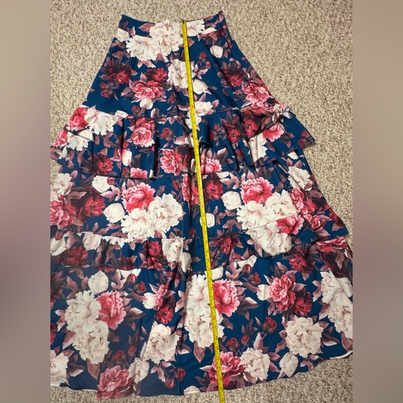 New 2 Piece Floral Ruffle Top And Maxi Skirt Size Med - Picture 12 of 12